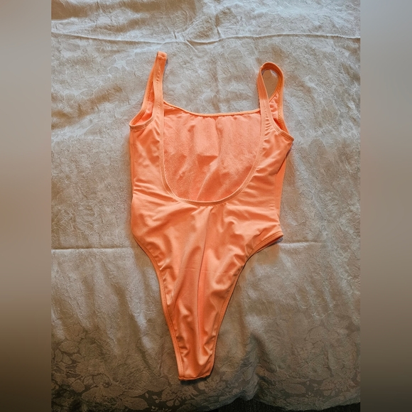 One Piece Swimsuit- Body Glove -Medium - Picture 7 of 8